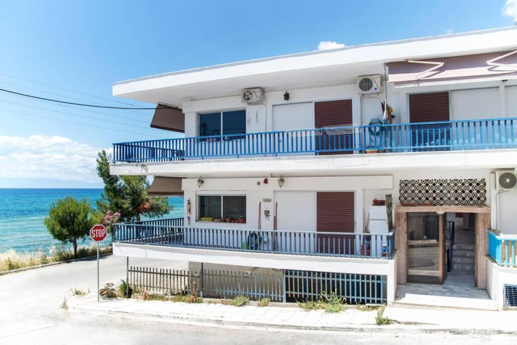 Seafront 2 Bedrooms Apartment Nea Iraklia Ngoại thất bức ảnh
